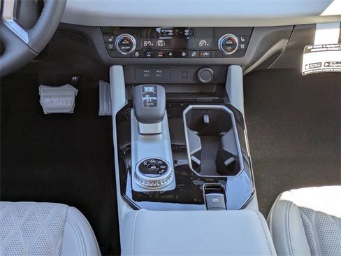 New 2025 Mitsubishi Outlander SEL image 21