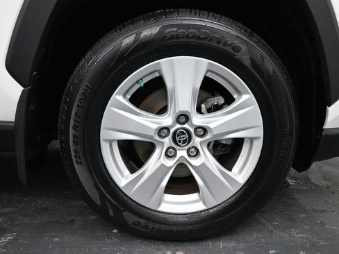 Used 2019 Toyota RAV4 XLE w/ Carpet Mat Package image 11