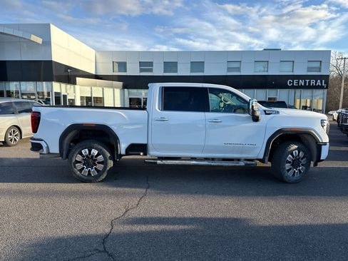 New 2026 GMC Sierra 2500 Denali w/ Denali Reserve Package image 8