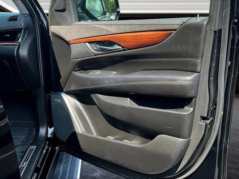 Used 2015 Cadillac Escalade ESV Premium AWD/4WD image 28