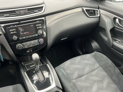 Used 2016 Nissan Rogue S FWD image 25