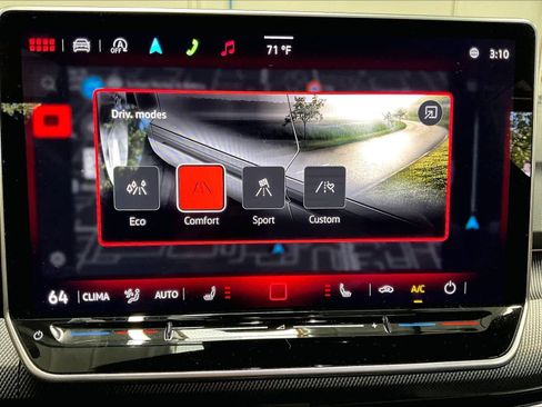 Used 2025 Volkswagen GTI SE FWD image 38