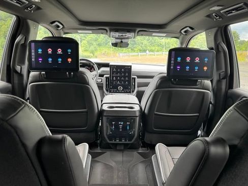 Used 2026 GMC Yukon AT4 Ultimate w/ LPO, Floor Liner Package AWD/4WD image 20