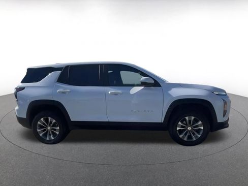 Used 2025 Chevrolet Equinox LT image 16