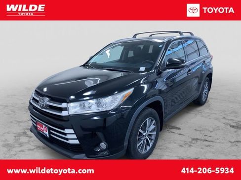 Used 2019 Toyota Highlander XLE image 1