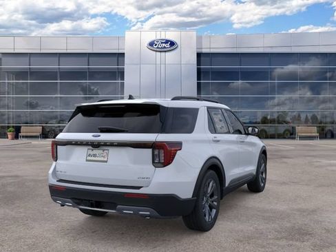 New 2026 Ford Explorer Active w/ Active Comfort Package AWD/4WD image 8