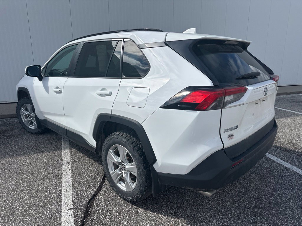 Used 2021 Toyota RAV4 XLE w/ Carpet Mat Package (TMS) AWD/4WD image 5