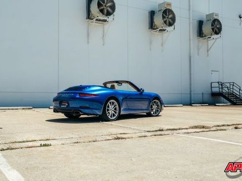 Used 2015 Porsche 911 Carrera RWD image 16