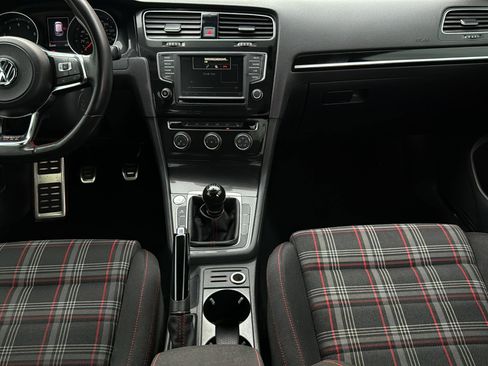 Used 2017 Volkswagen GTI Sport image 33