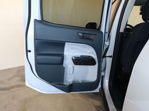 New 2026 Ford Maverick XLT w/ XLT Luxury Package FWD image 38