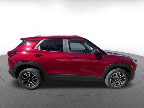 Used 2025 Chevrolet TrailBlazer LT image 16