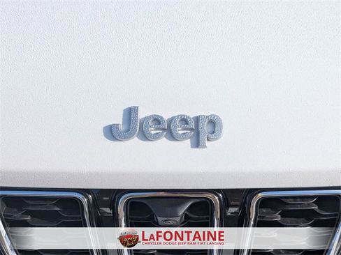 New 2025 Jeep Grand Cherokee Limited w/ Luxury Tech Group II image 9