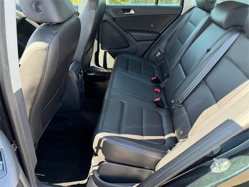 Used 2013 Volkswagen Tiguan S image 21