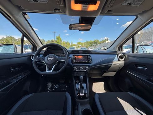 Used 2025 Nissan Versa SV FWD image 31