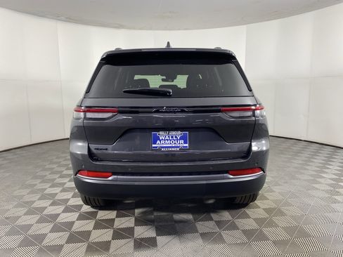 New 2026 Jeep Grand Cherokee Limited image 9