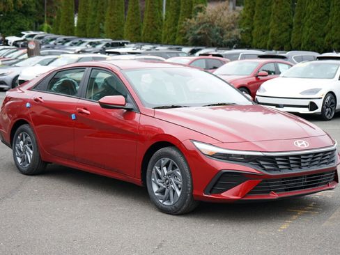 New 2025 Hyundai Elantra Blue image 3