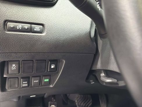 Used 2018 Nissan Rogue S AWD/4WD image 33