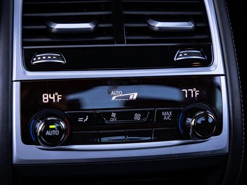 Used 2019 BMW 750i xDrive w/ Executive Package image 41