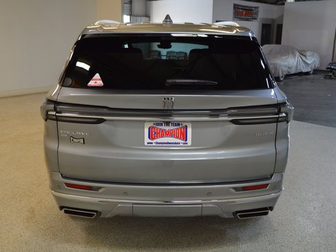 Used 2026 Buick Enclave Avenir w/ Super Cruise Package AWD/4WD image 4