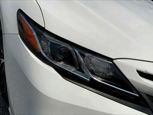 Used 2018 Toyota Camry SE FWD image 24