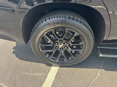 Used 2023 Chevrolet Tahoe High Country AWD/4WD image 18