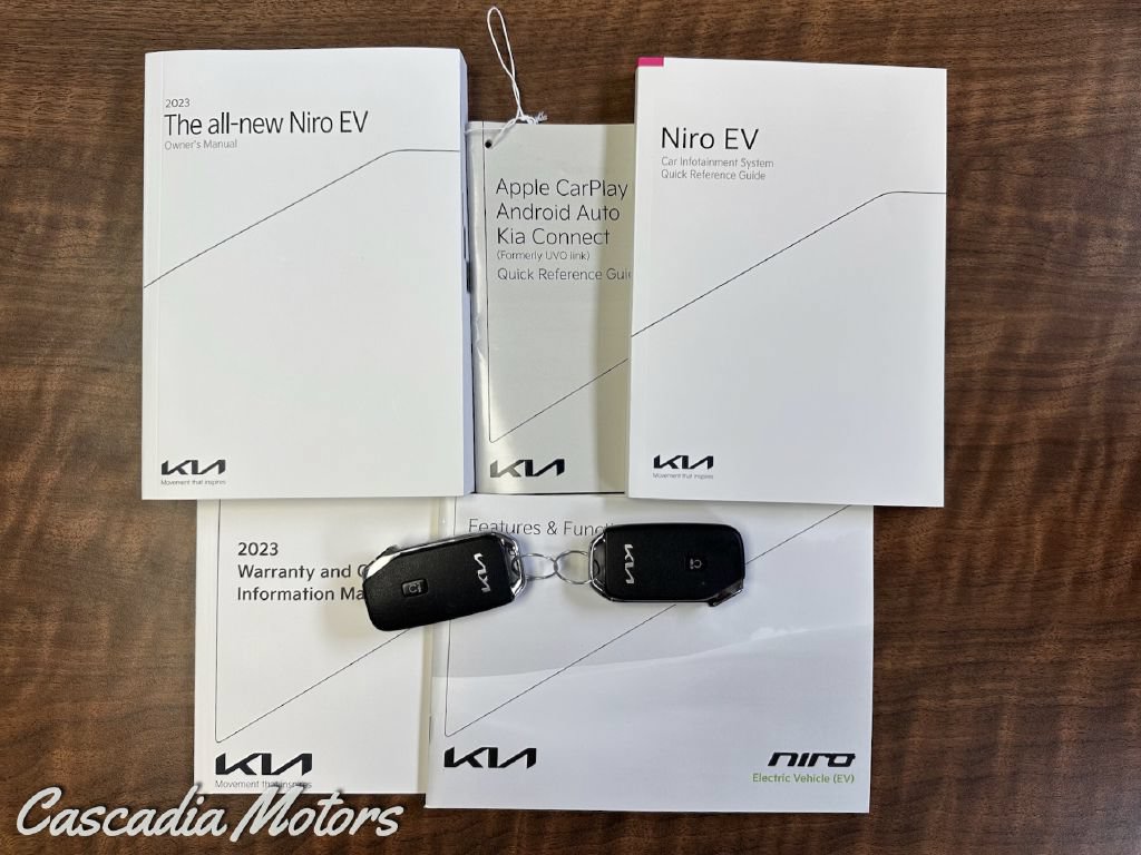 Used 2023 Kia Niro Wind w/ Wind Preserve Package FWD image 2