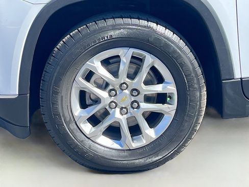 Used 2019 Chevrolet Traverse LT FWD image 30