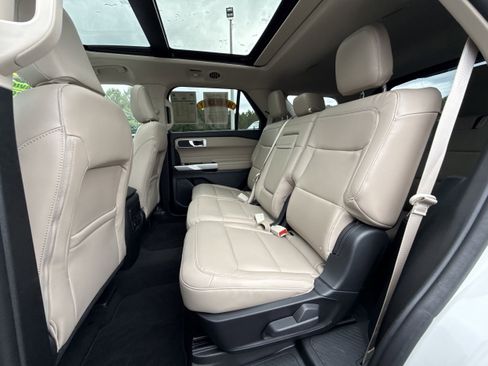 Used 2023 Ford Explorer XLT w/ Equipment Group 202A AWD/4WD image 22