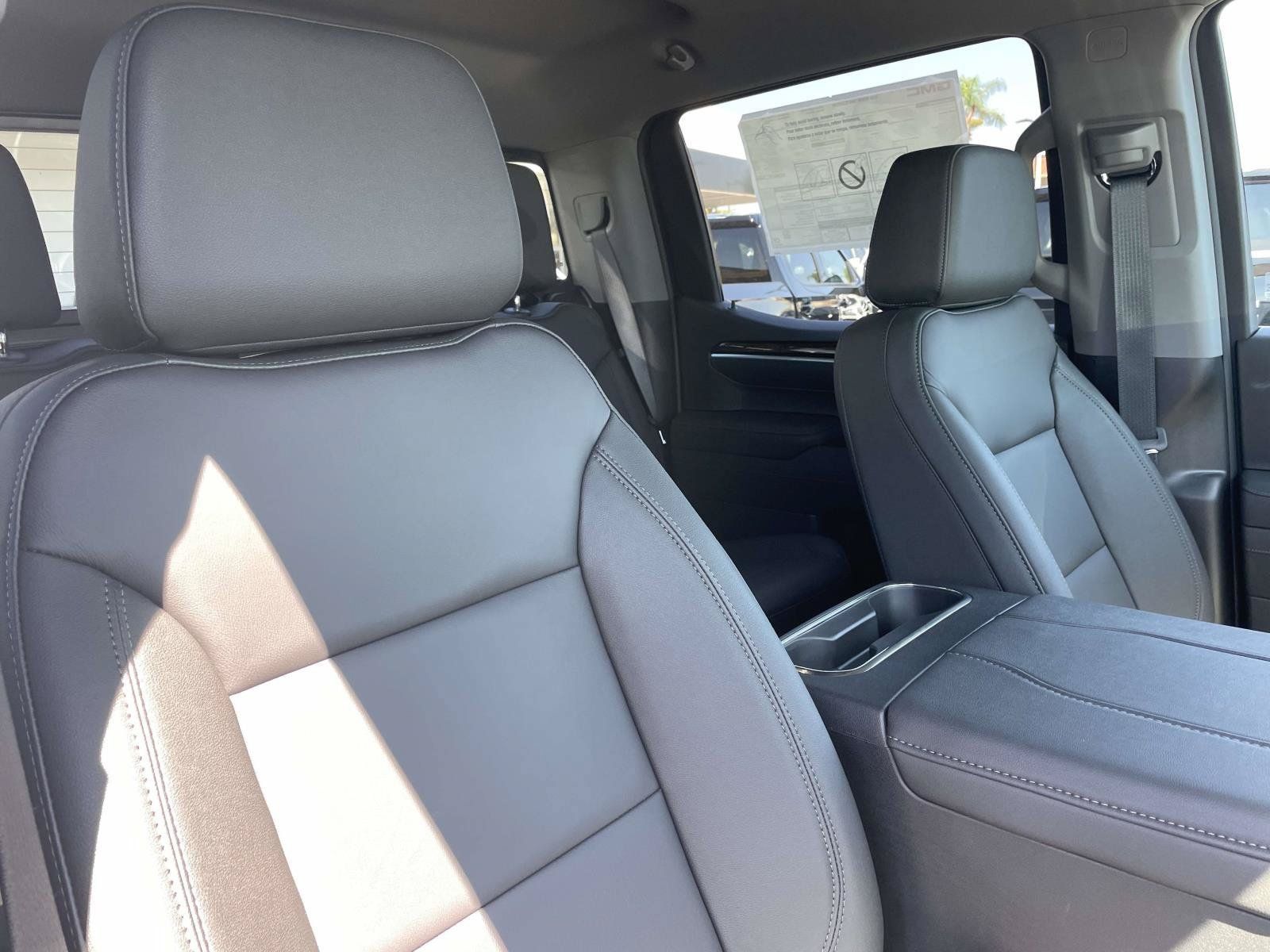 New 2026 GMC Sierra 1500 Elevation w/ Elevation Premium Package AWD/4WD image 29