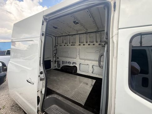 Used 2012 Nissan NV 2500 SV w/ Technology Pkg RWD image 8