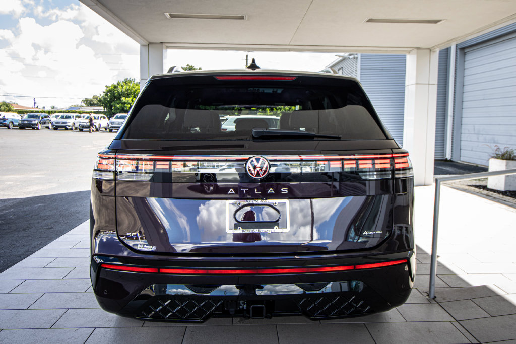New 2027 Volkswagen Atlas SEL R-Line AWD/4WD image 17