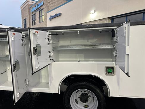 New 2026 Ford F550 4x4 Regular Cab Super Duty image 24