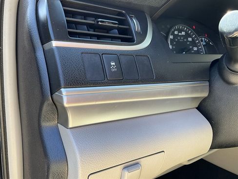 Used 2012 Toyota Camry LE FWD image 25