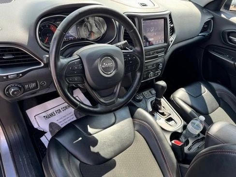 Used 2020 Jeep Cherokee Trailhawk w/ Comfort/Convenience Group AWD/4WD image 16
