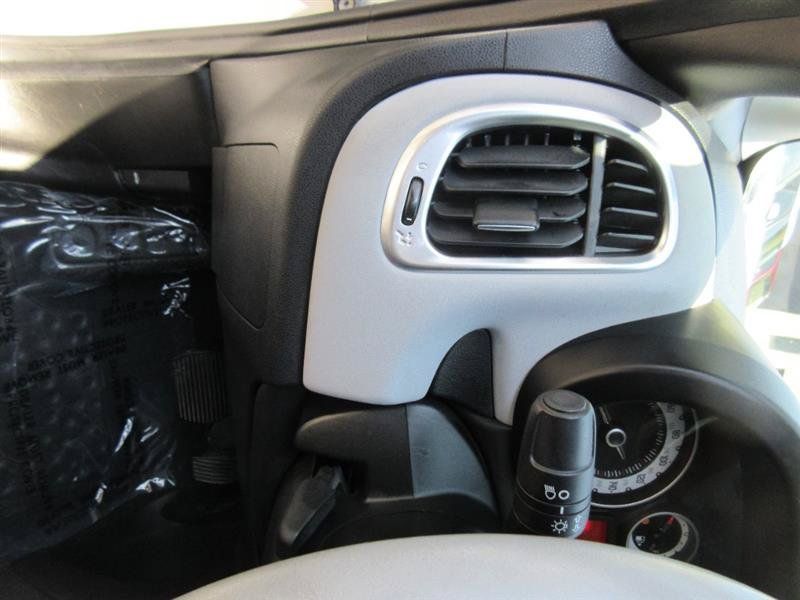 Used 2014 FIAT 500L Easy FWD image 12
