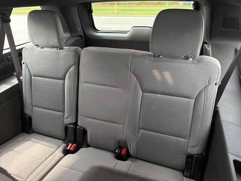 Used 2024 GMC Yukon XL SLE AWD/4WD image 13