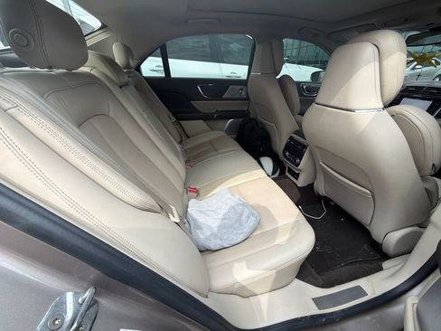 Used 2019 Lincoln Continental Reserve AWD/4WD image 24