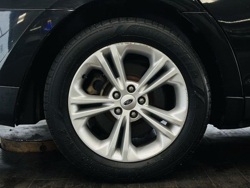 Used 2015 Ford Taurus SEL AWD/4WD image 25