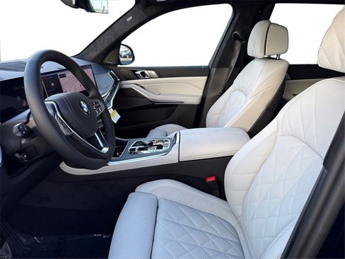 New 2026 BMW X7 xDrive40i image 9