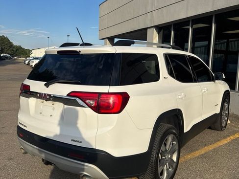 Used 2017 GMC Acadia SLT AWD/4WD image 4
