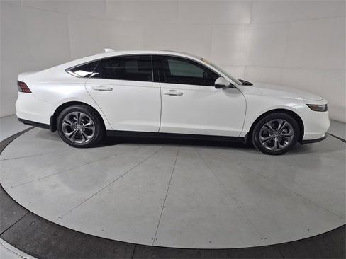 Used 2025 Honda Accord EX-L image 6