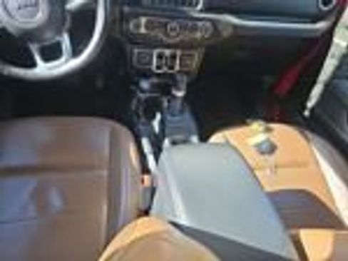 Used 2022 Jeep Wrangler Unlimited Sahara w/ Cold Weather Group AWD/4WD image 32