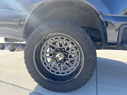 Used 2024 Ford F250 Platinum image 12