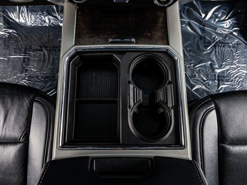 Used 2022 Ford F250 Lariat w/ Black Appearance Package image 28