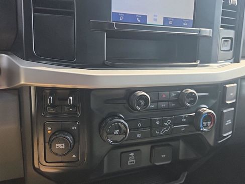 Used 2025 Ford F350 XLT AWD/4WD image 30