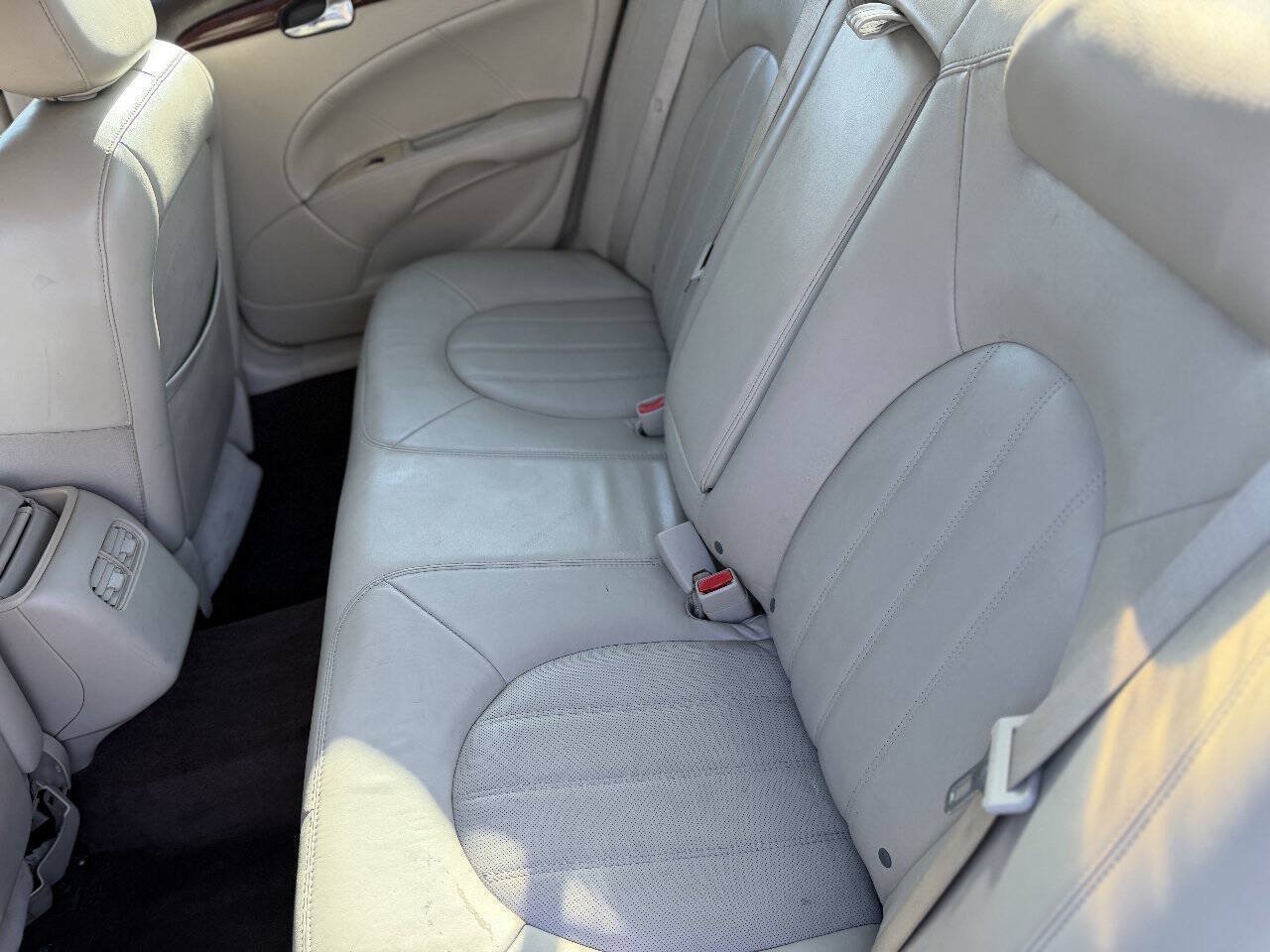 Used 2008 Buick Lucerne CXL w/ Ultra Confidence Package FWD image 23