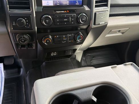 Used 2020 Ford F150 XLT w/ Trailer Tow Package AWD/4WD image 8