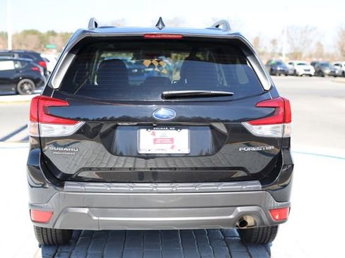 Used 2021 Subaru Forester Premium image 4