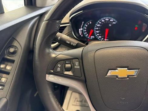 Used 2020 Chevrolet Trax Premier FWD image 24