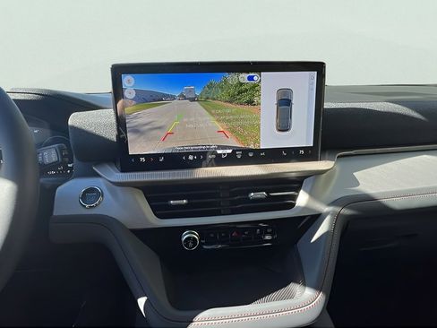 New 2026 Ford Explorer Active w/ Active Comfort Package image 18